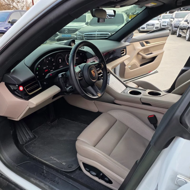Porsche Taycan