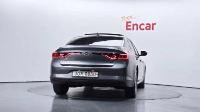 Renault SM6