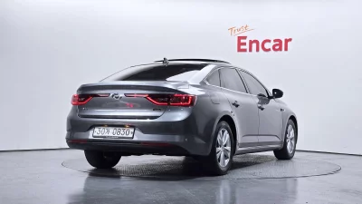 Renault SM6