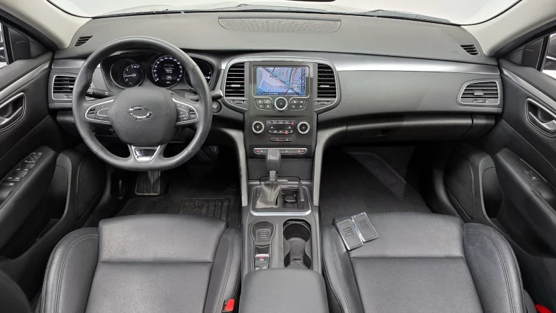 Renault SM6