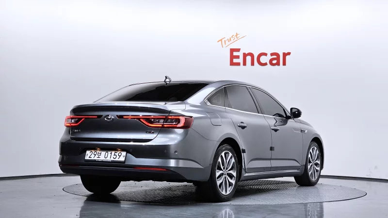 Renault SM6
