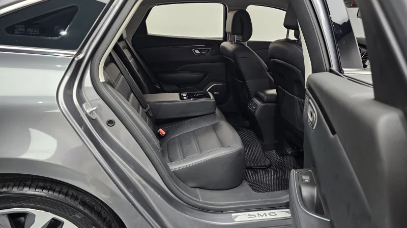 Renault SM6