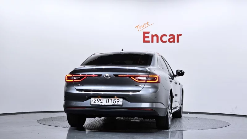 Renault SM6