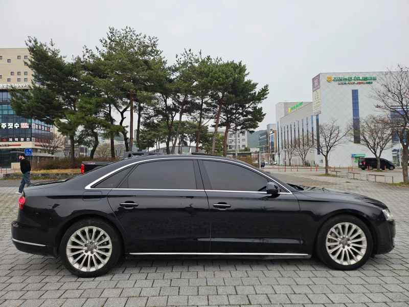 Audi A8