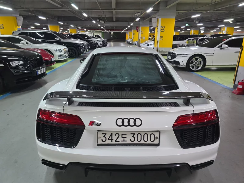 Audi R8
