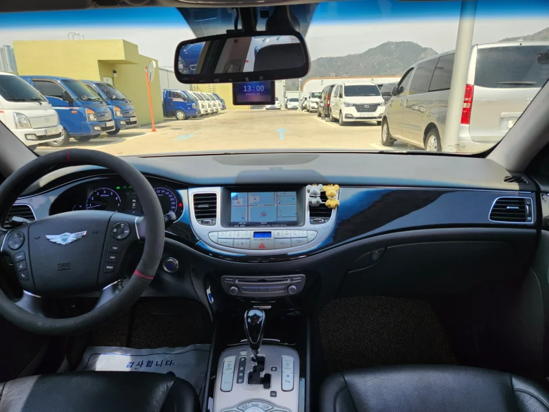 Hyundai Genesis