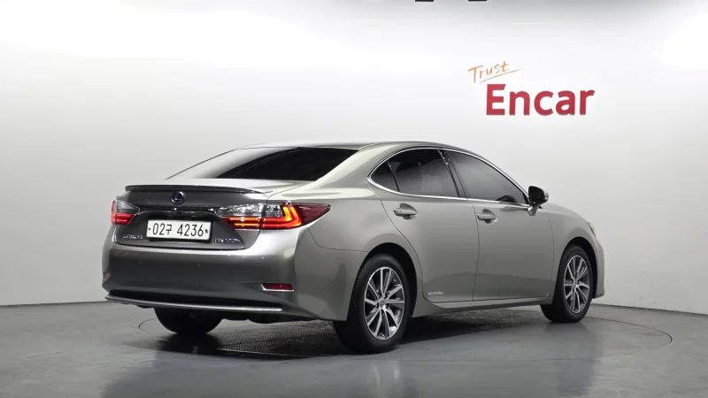 Lexus ES300h