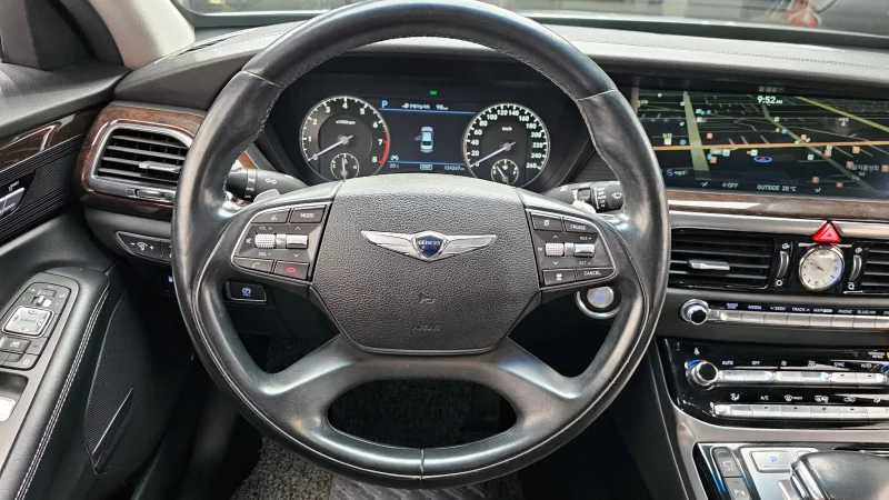 Genesis EQ900