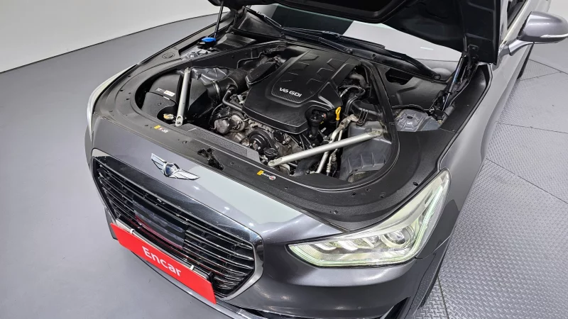 Genesis EQ900