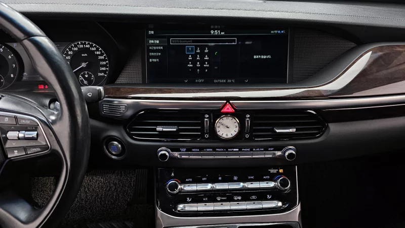 Genesis EQ900