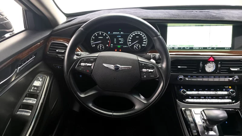Genesis EQ900