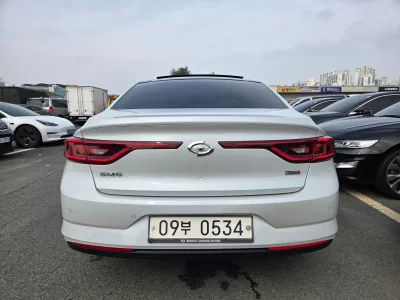 Renault SM6