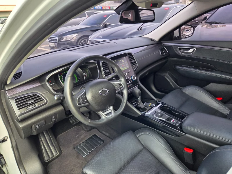 Renault SM6