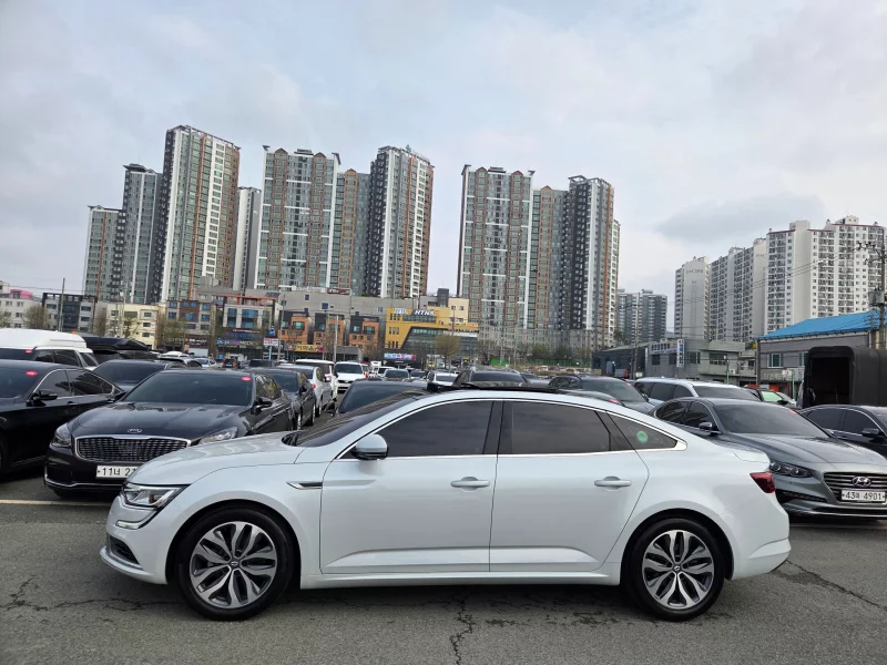 Renault SM6