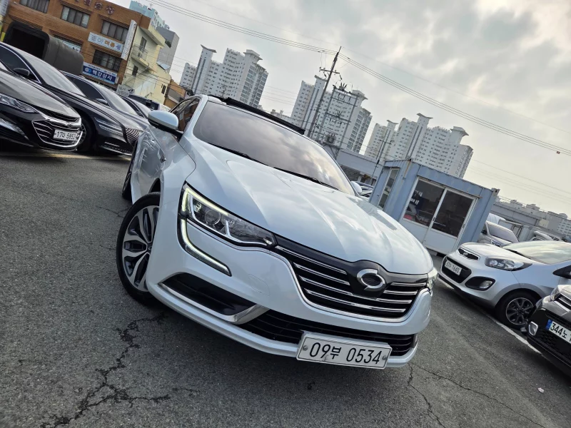 Renault SM6