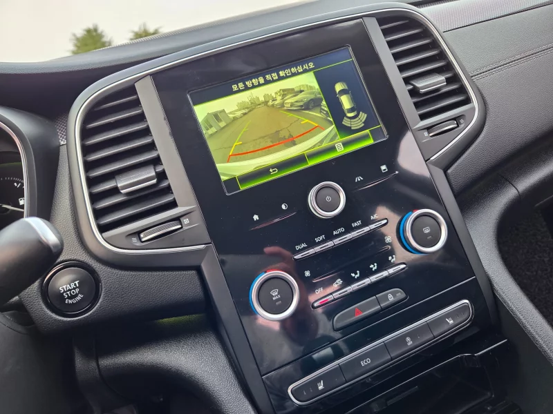 Renault SM6