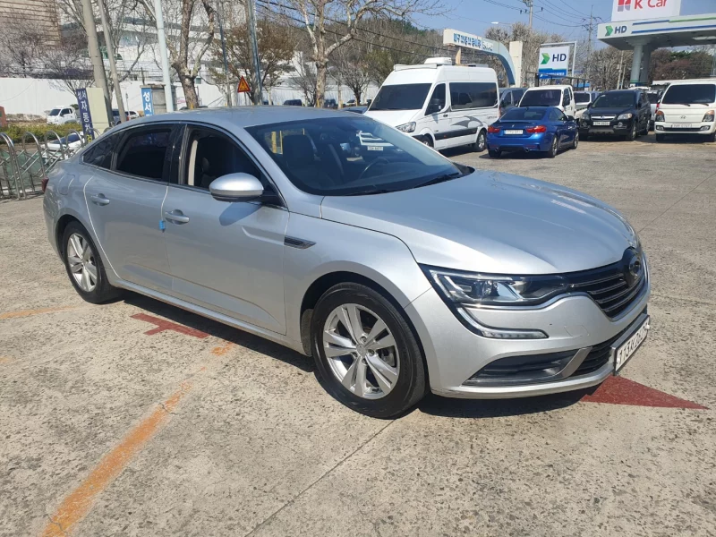 Renault SM6