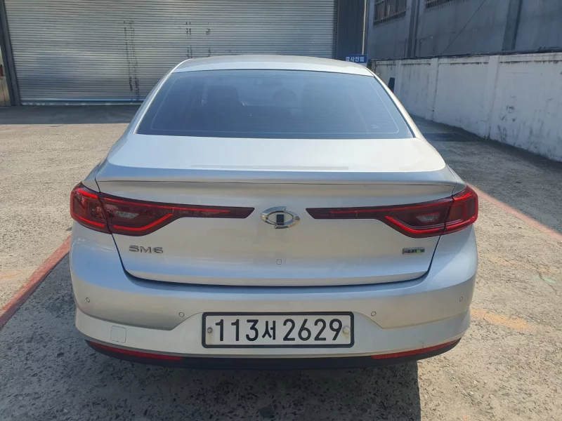 Renault SM6