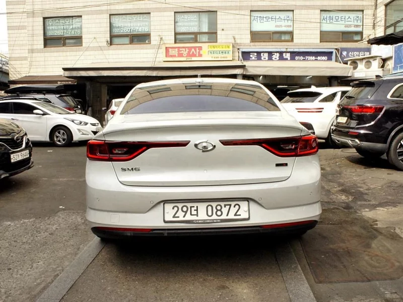 Renault SM6