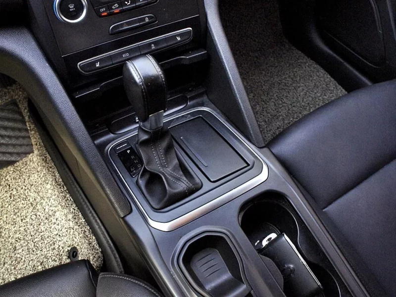 Renault SM6