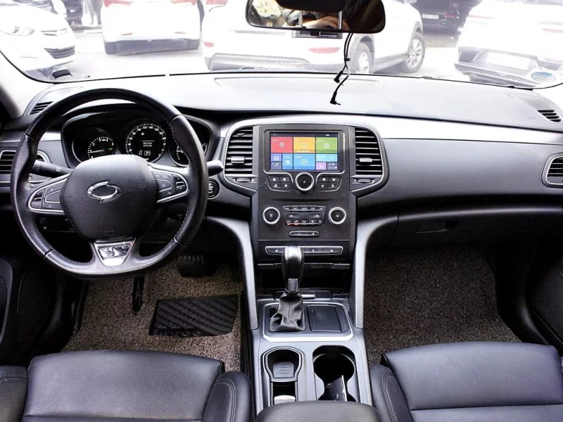 Renault SM6