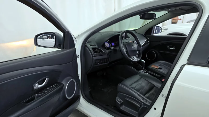 Renault SM3