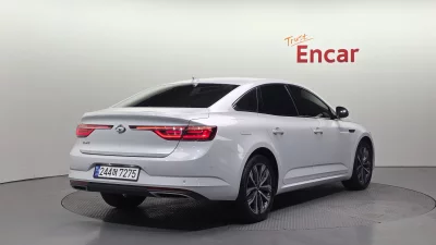 Renault SM6