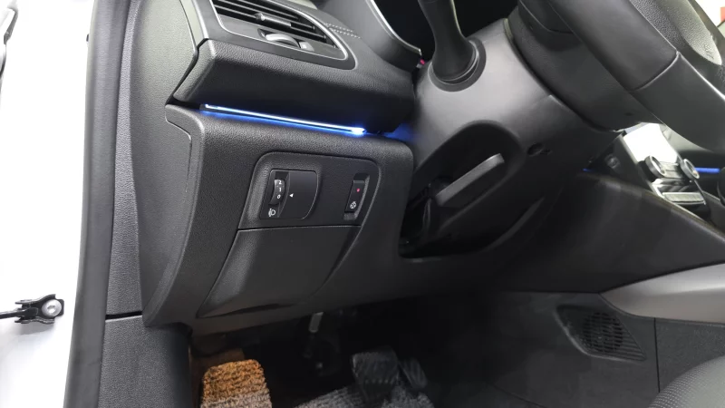 Renault SM6
