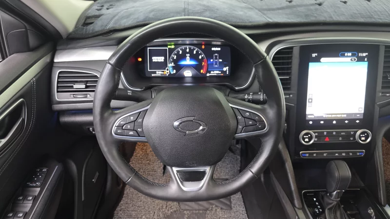 Renault SM6