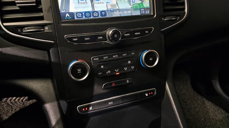 Renault SM6