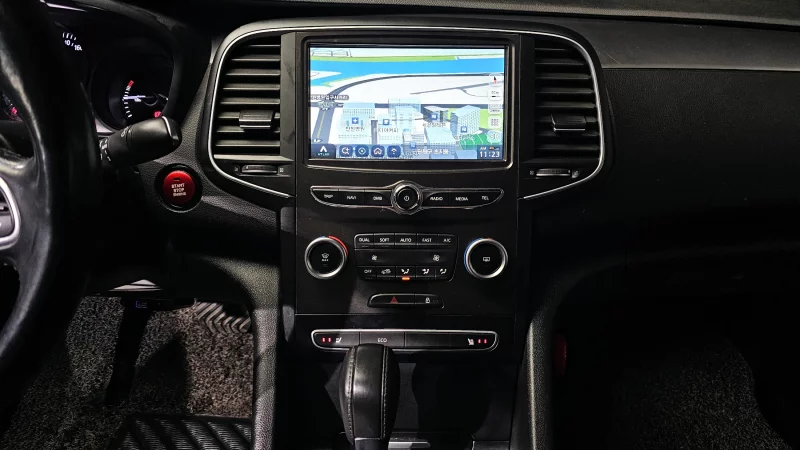 Renault SM6