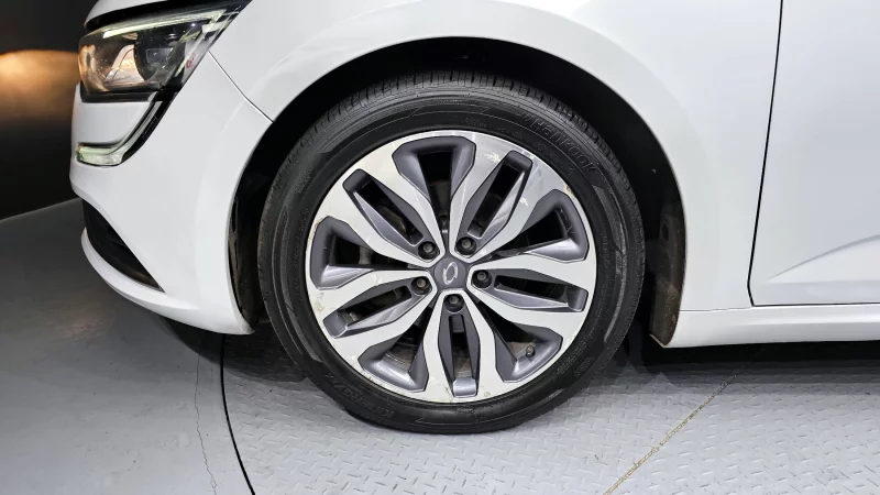 Renault SM6