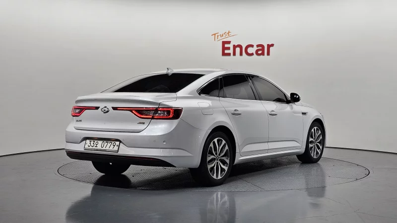 Renault SM6