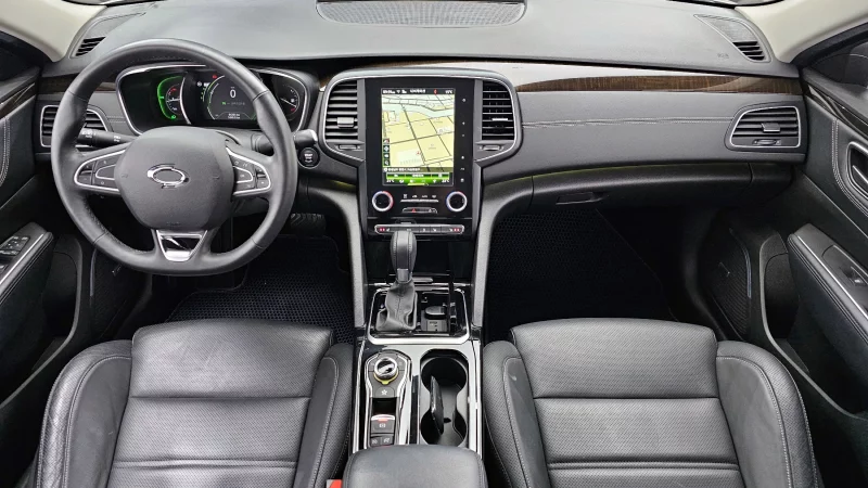 Renault SM6