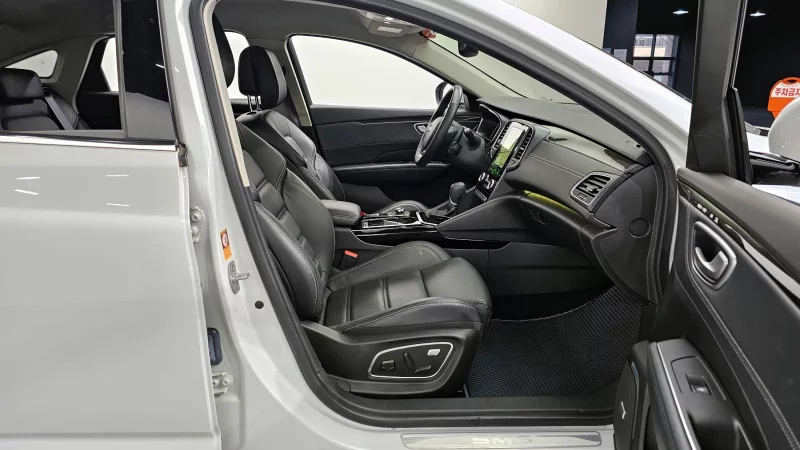 Renault SM6