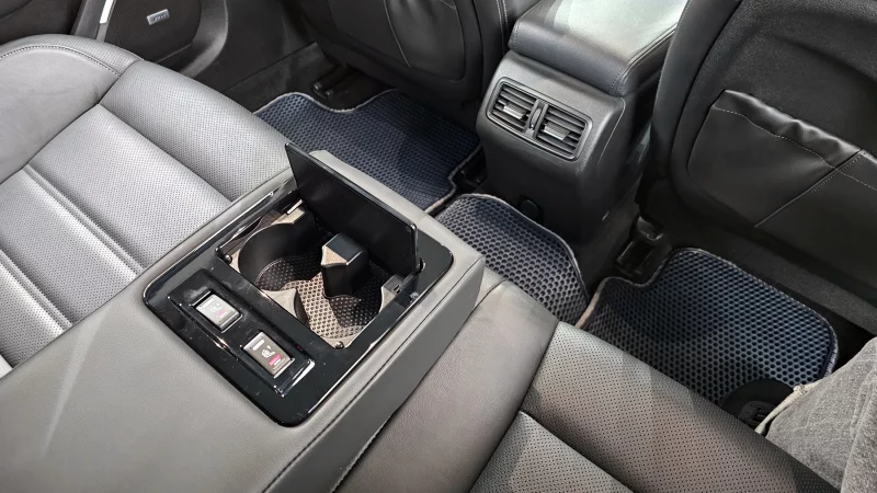 Renault SM6