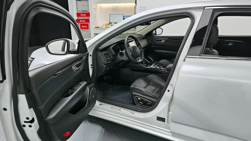 Renault SM6