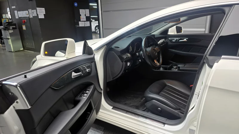 Mercedes-Benz CLS-Class
