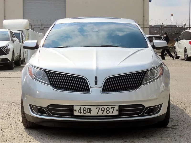 Lincoln MKS