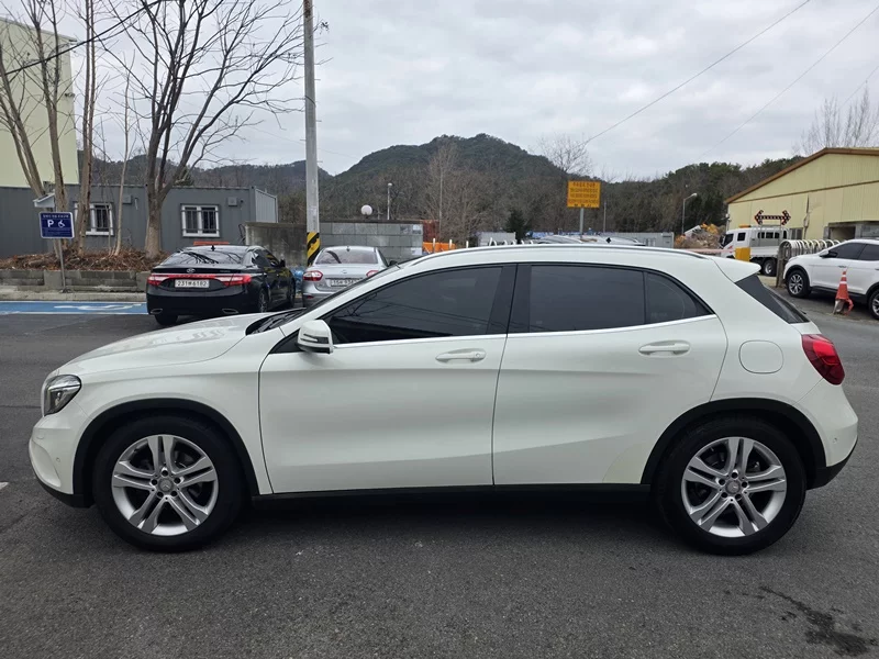 Mercedes-Benz GLA-Class