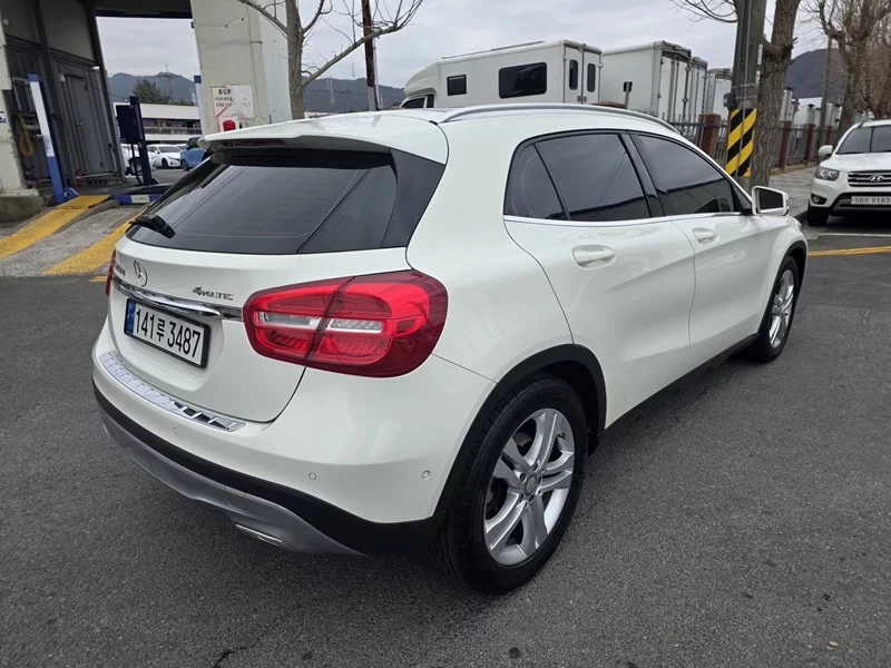 Mercedes-Benz GLA-Class