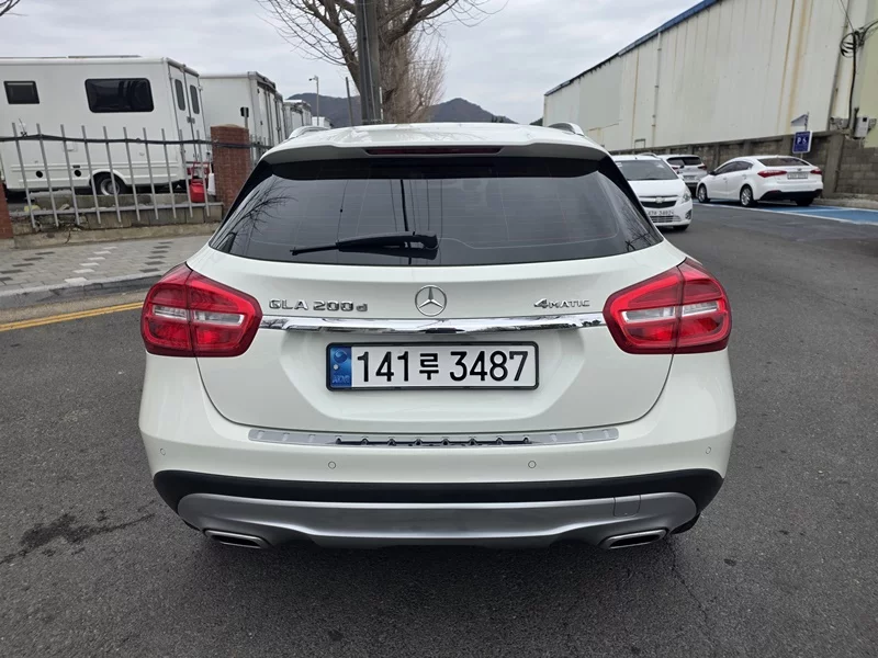 Mercedes-Benz GLA-Class