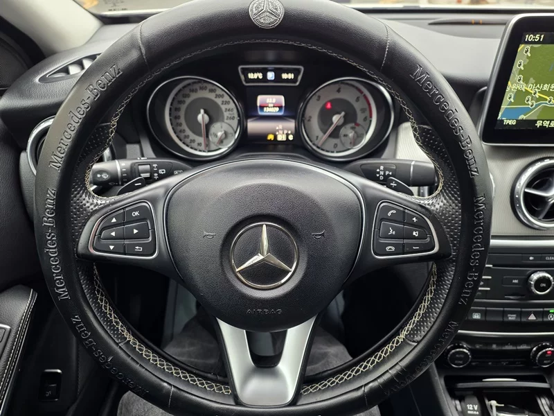 Mercedes-Benz GLA-Class