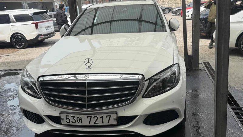 Mercedes-Benz C-Class