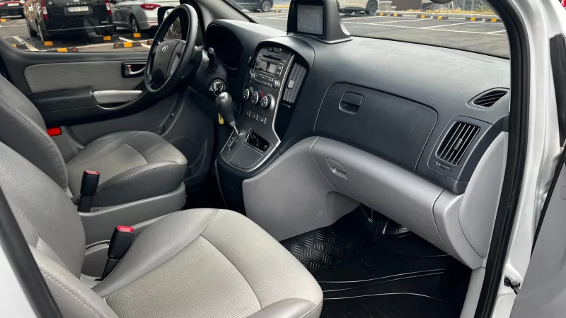 Hyundai Grand Starex