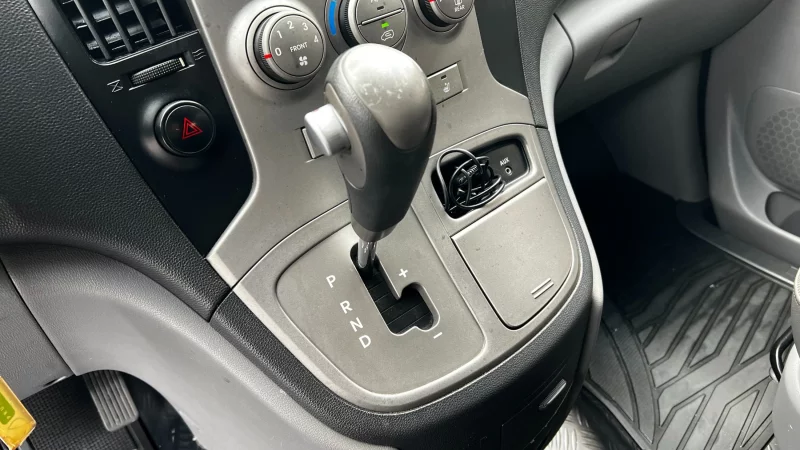 Hyundai Grand Starex