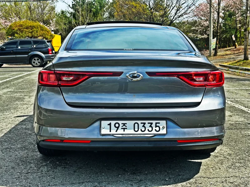 Renault SM6