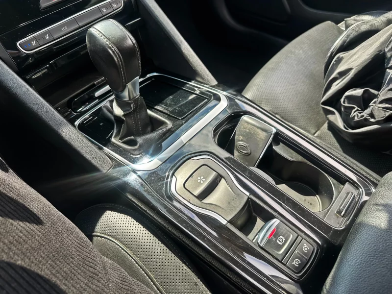 Renault SM6