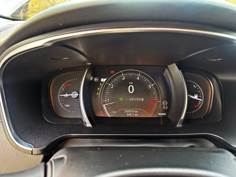 Renault SM6