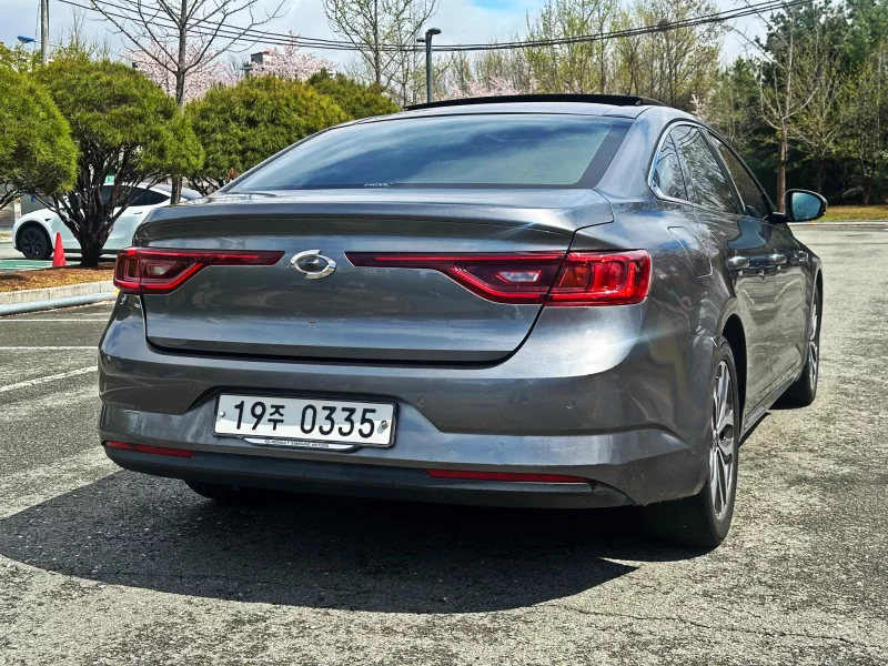 Renault SM6